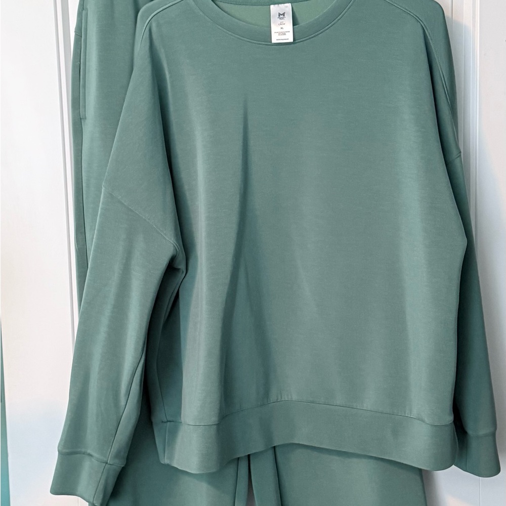 Women's Luxe Sage Green Matching Set Top XL, Bottoms Large